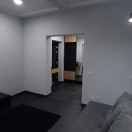 Modern Apartment In The Center Of Town Chişinǎu Buitenkant foto