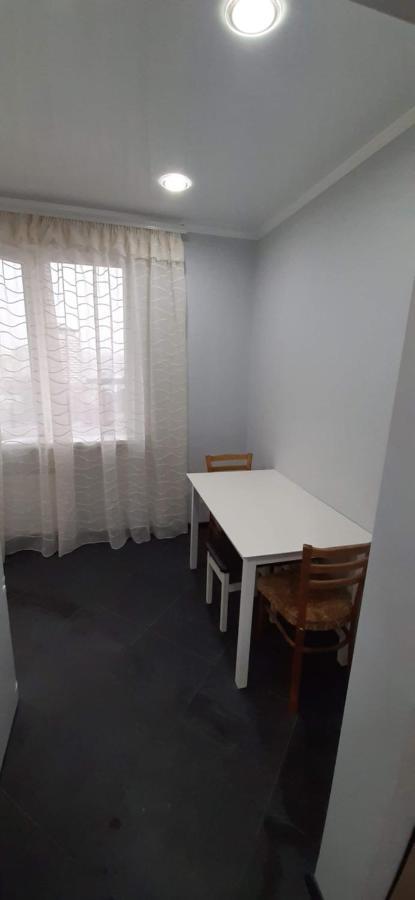 Modern Apartment In The Center Of Town Chişinǎu Buitenkant foto