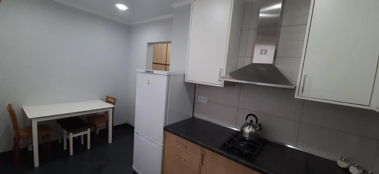 Modern Apartment In The Center Of Town Chişinǎu Buitenkant foto