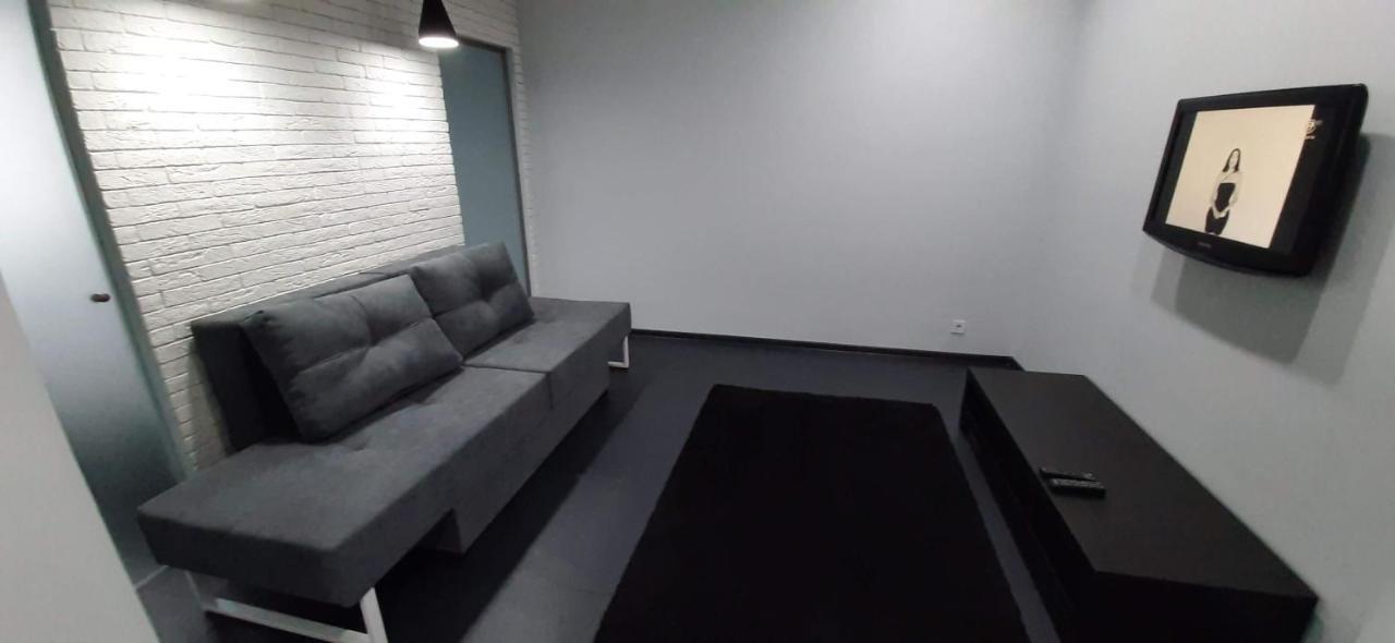 Modern Apartment In The Center Of Town Chişinǎu Buitenkant foto
